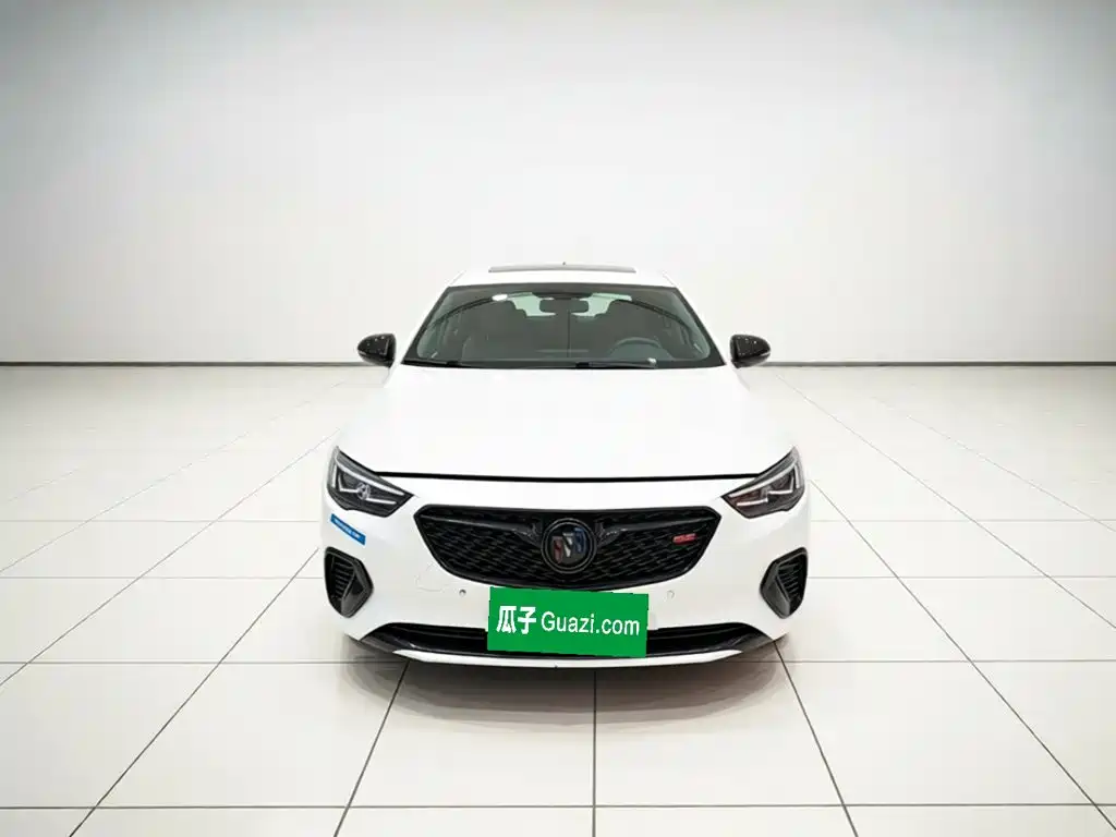 Photo 2 - Buick Regal