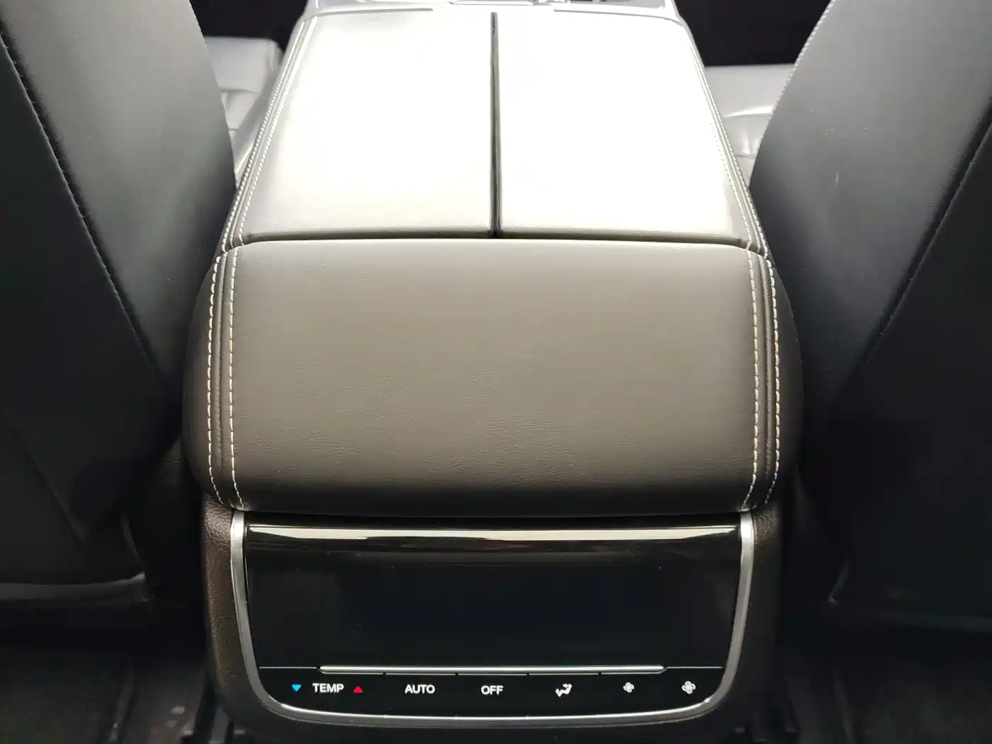 GAC Trumpchi Trumpchi GS8 2022 Pilot Series 2.0TGDI 2WD Luxury Smart Connect Edition (7-Seater) фото 18