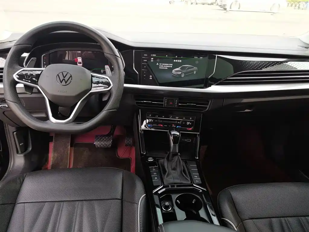 Volkswagen Passat 2022 330TSI Luxury Edition фото 6