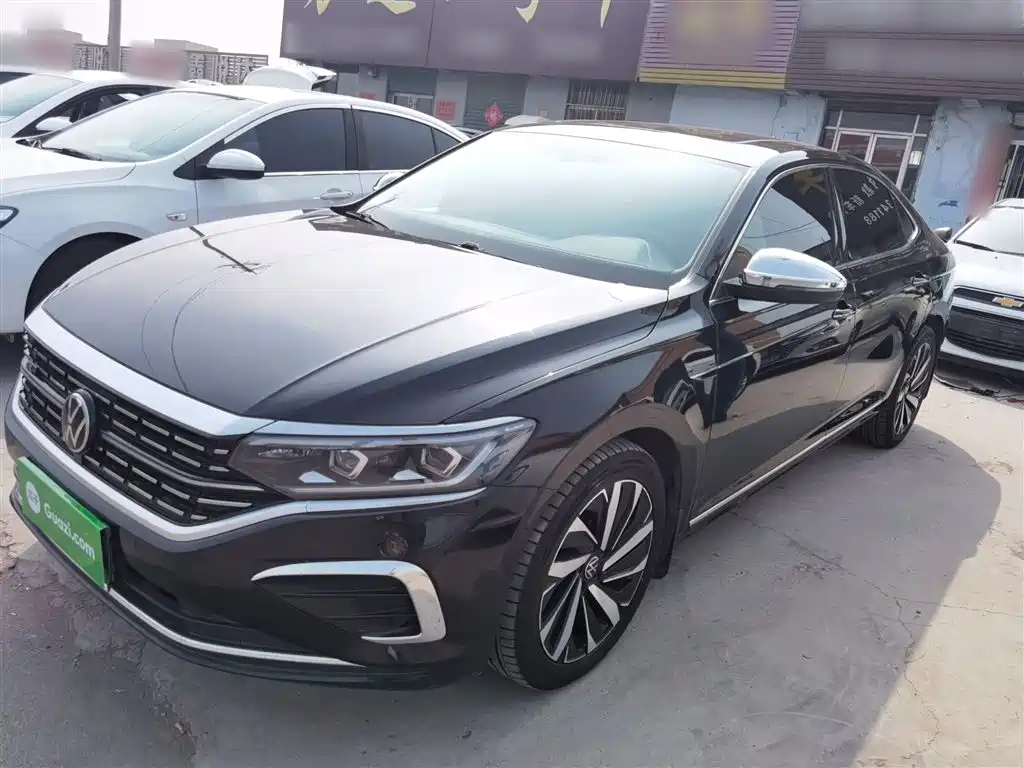 Volkswagen Passat 2022 330TSI Luxury Edition фото 2