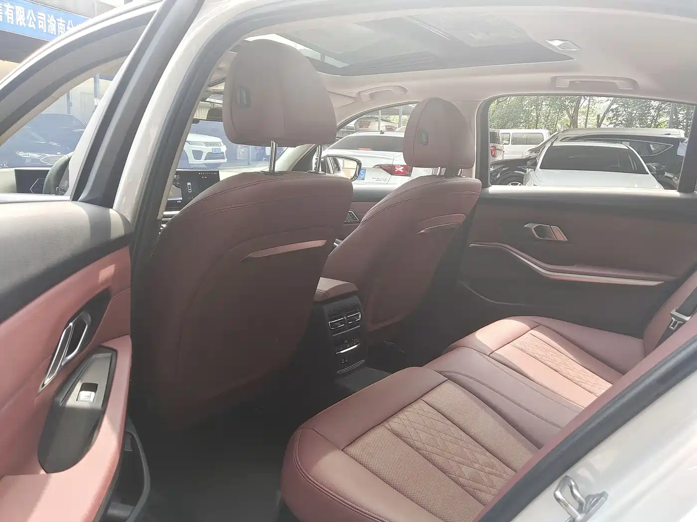 BMW 3 Series 2023 320Li M Sport Package фото 9