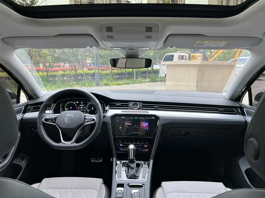 Volkswagen Magotan 2023 Model 2 Million Commemorative Edition 330TSI DSG Luxury фото 8