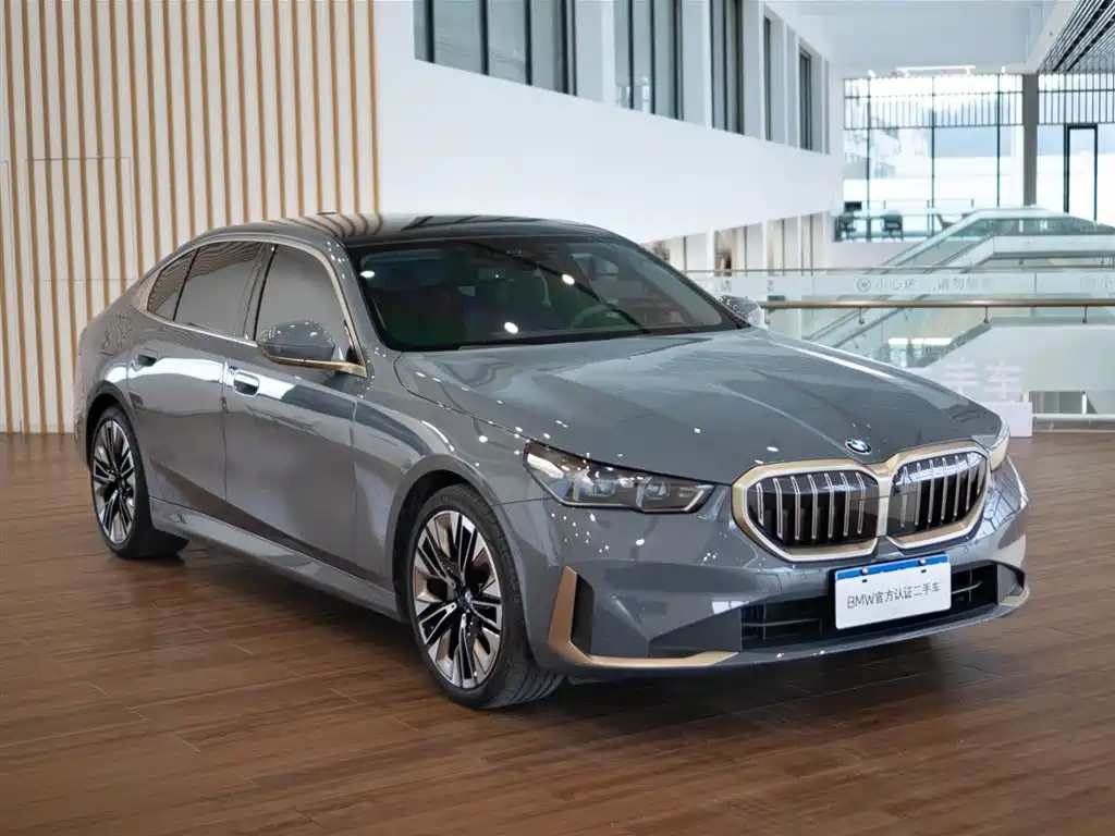 BMW 5 Series 2024 530Li Premium Luxury Package фото 4