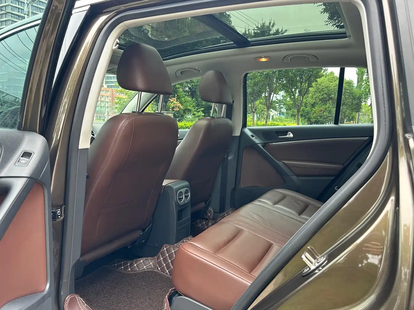 Volkswagen Tiguan 2015 1.8TSI Automatic 2WD Highline фото 8
