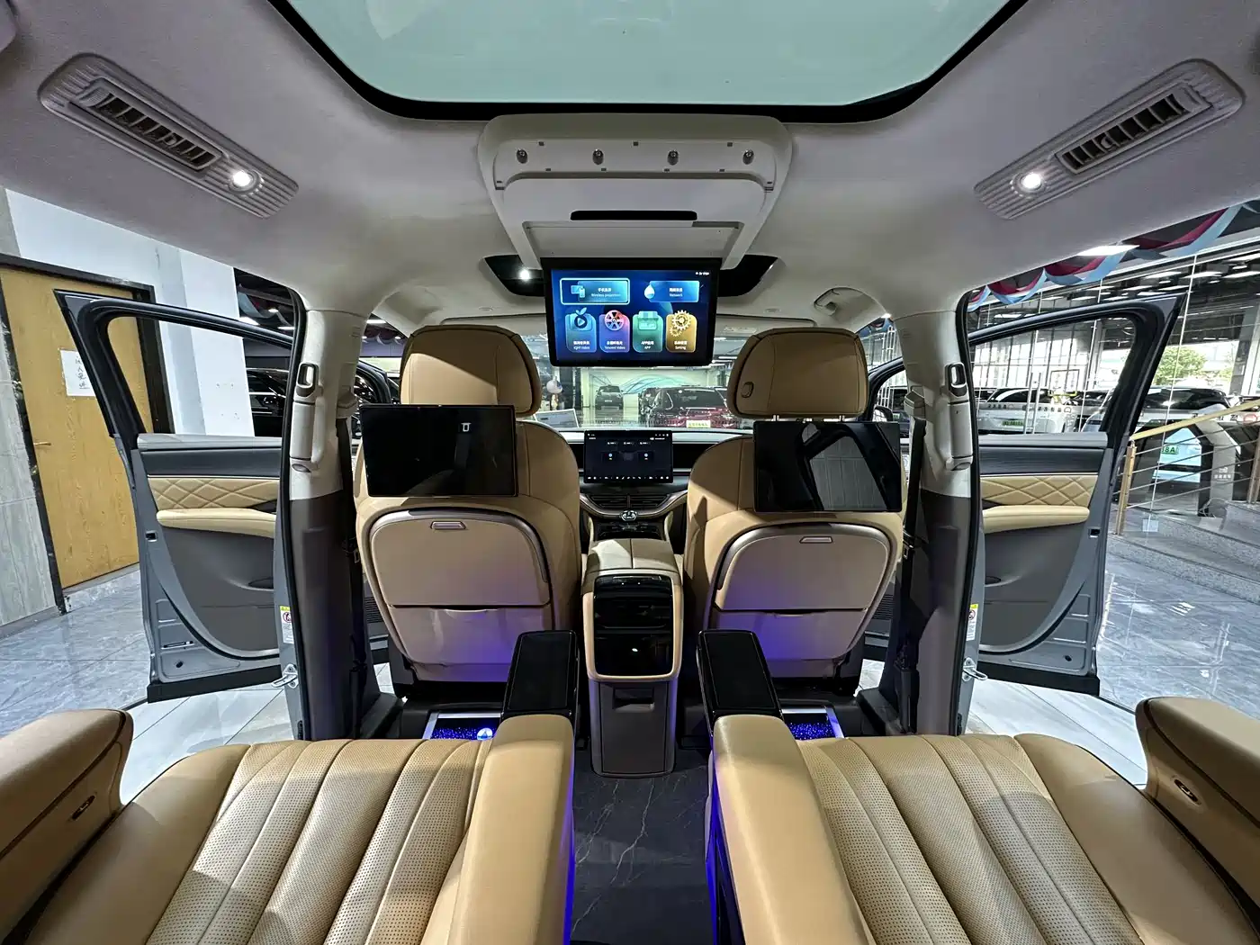 Denza D9 2022 DM-i 970 AWD Flagship фото 12