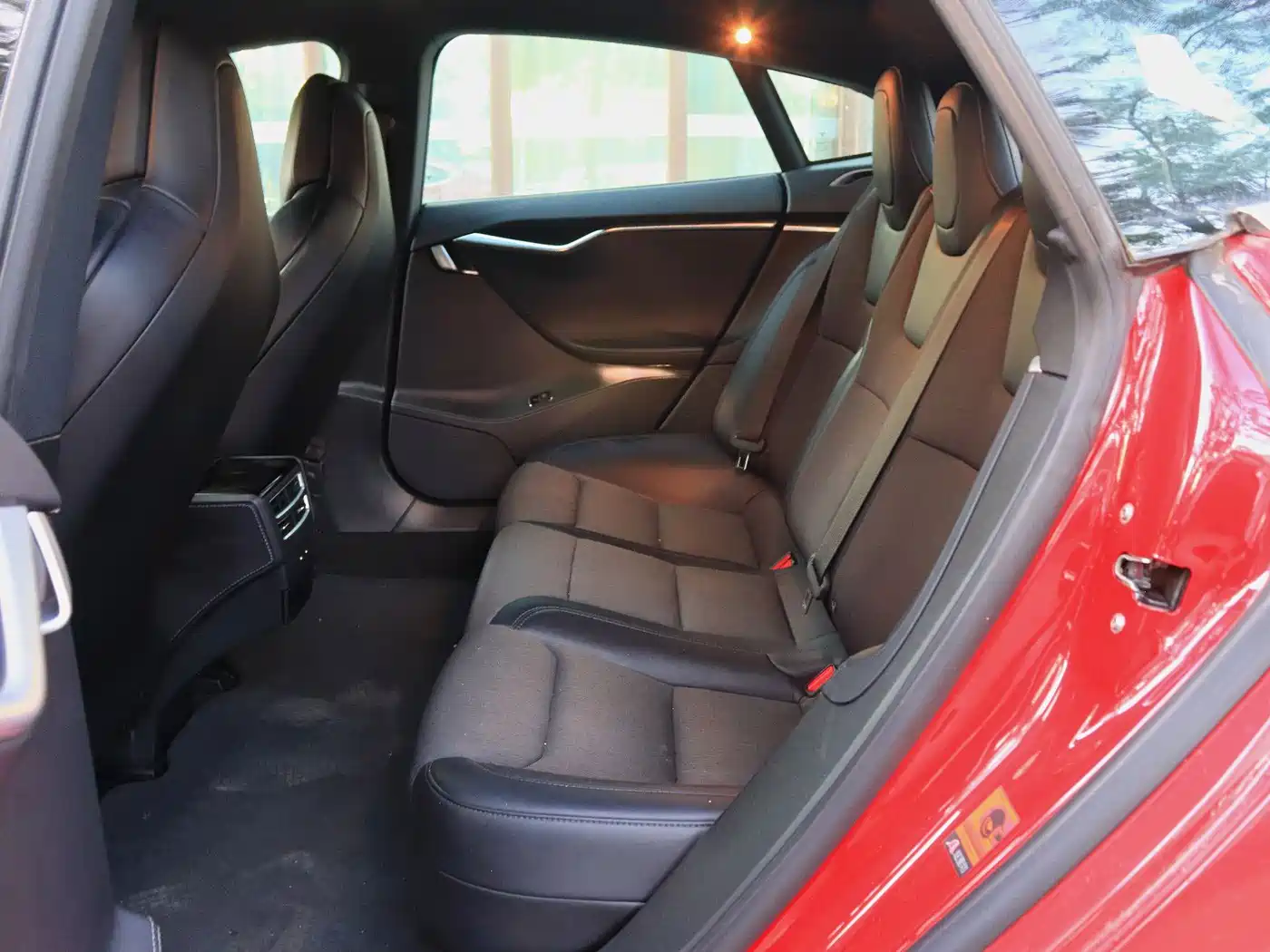 TESLA MODEL S