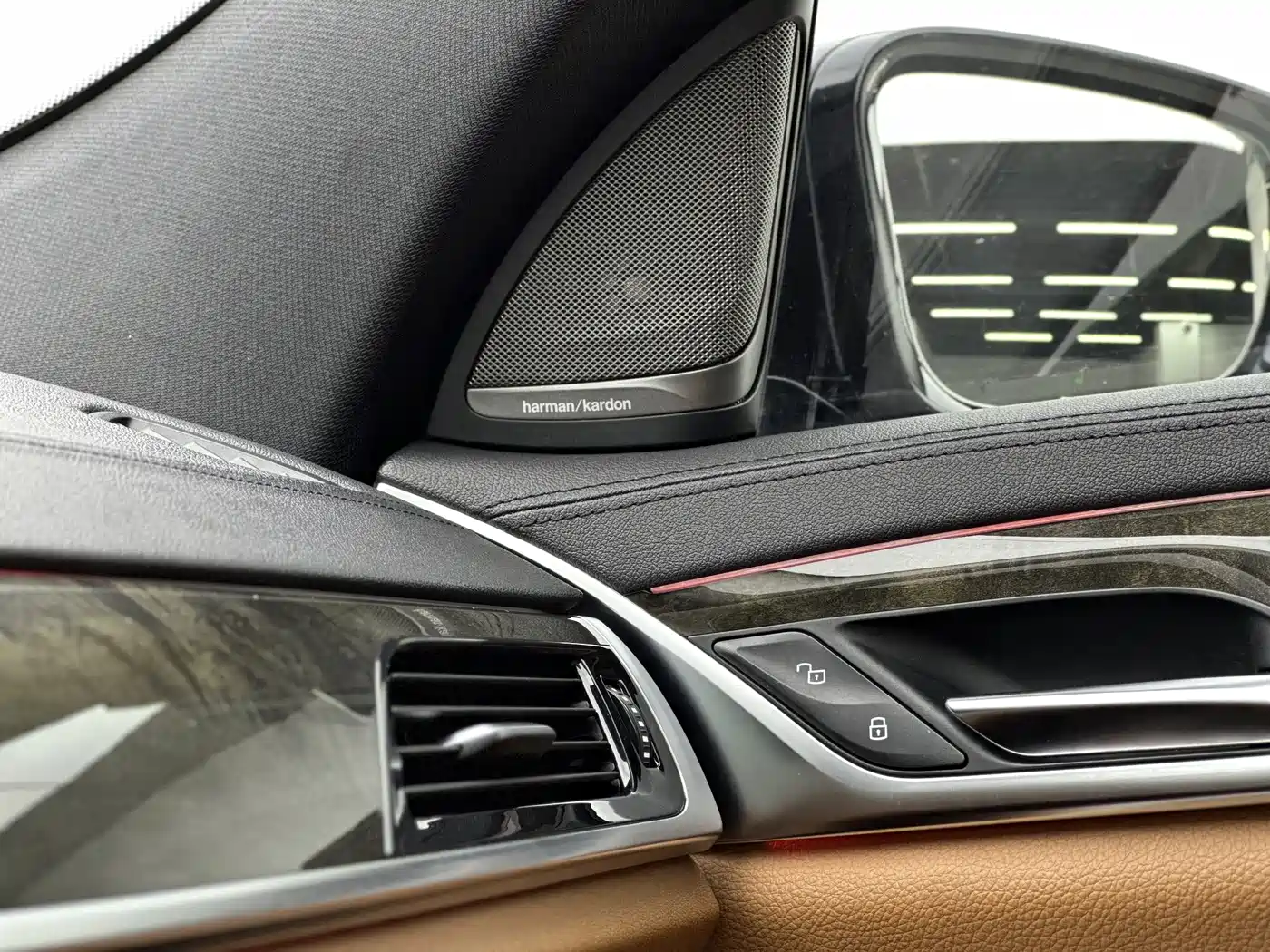 BMW 6 Series GT 2019 630i M Sport Package фото 13