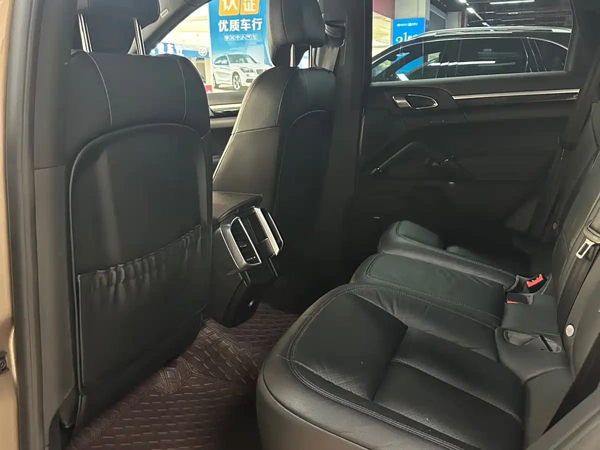 Porsche Cayenne 2016 Cayenne Platinum Edition 3.0T фото 8