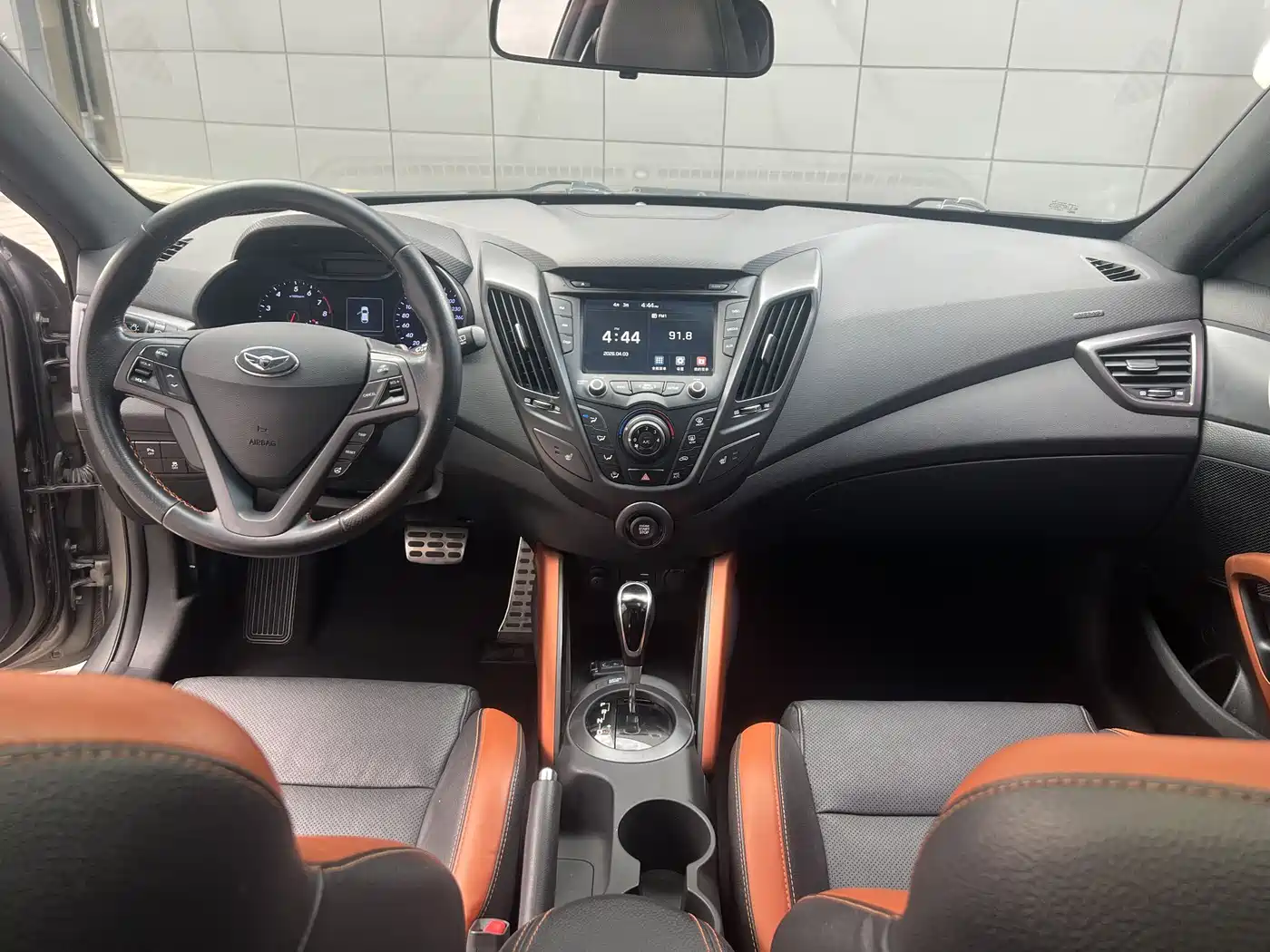 Hyundai Veloster 2015 1.6T Automatic Luxury Edition фото 5