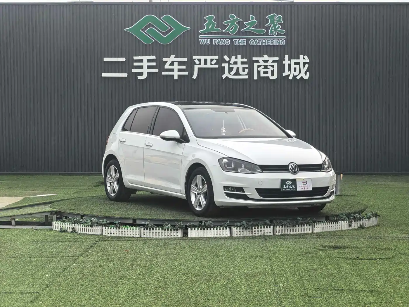Volkswagen Golf 2014 1.6L Automatic Comfort фото 3