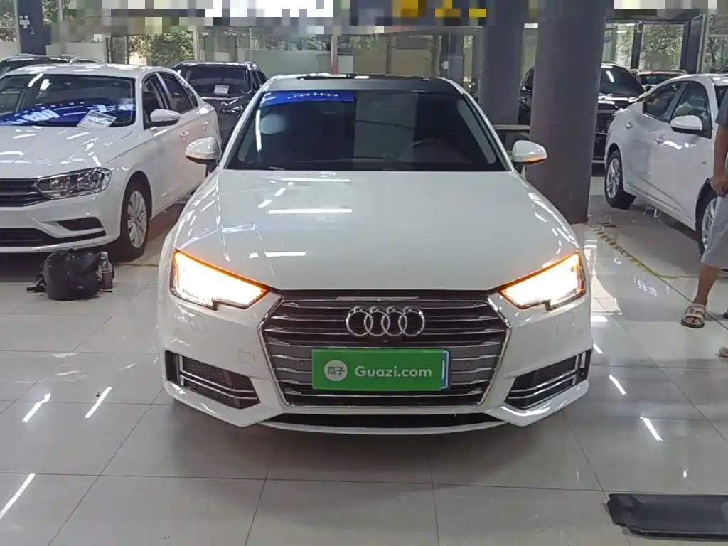 Фото 3 - Audi A4L
