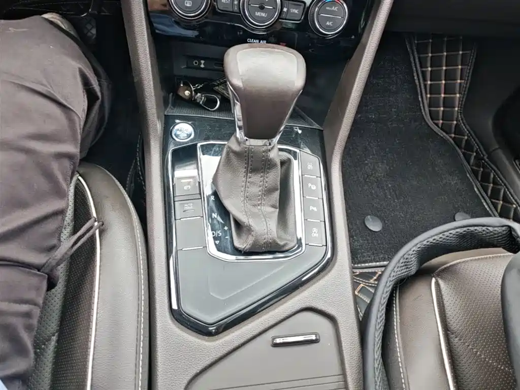 Volkswagen Tiguan L 2017 330TSI Automatic 2WD Flagship Edition фото 14