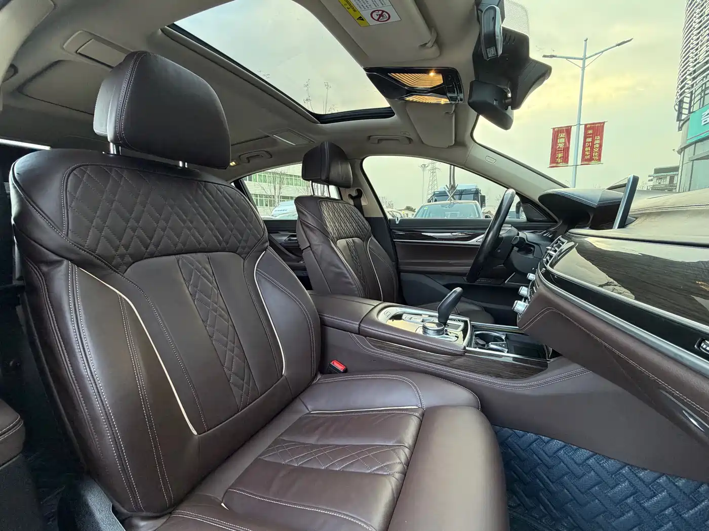 BMW 7 Series 2019 730Li Luxury Package фото 15