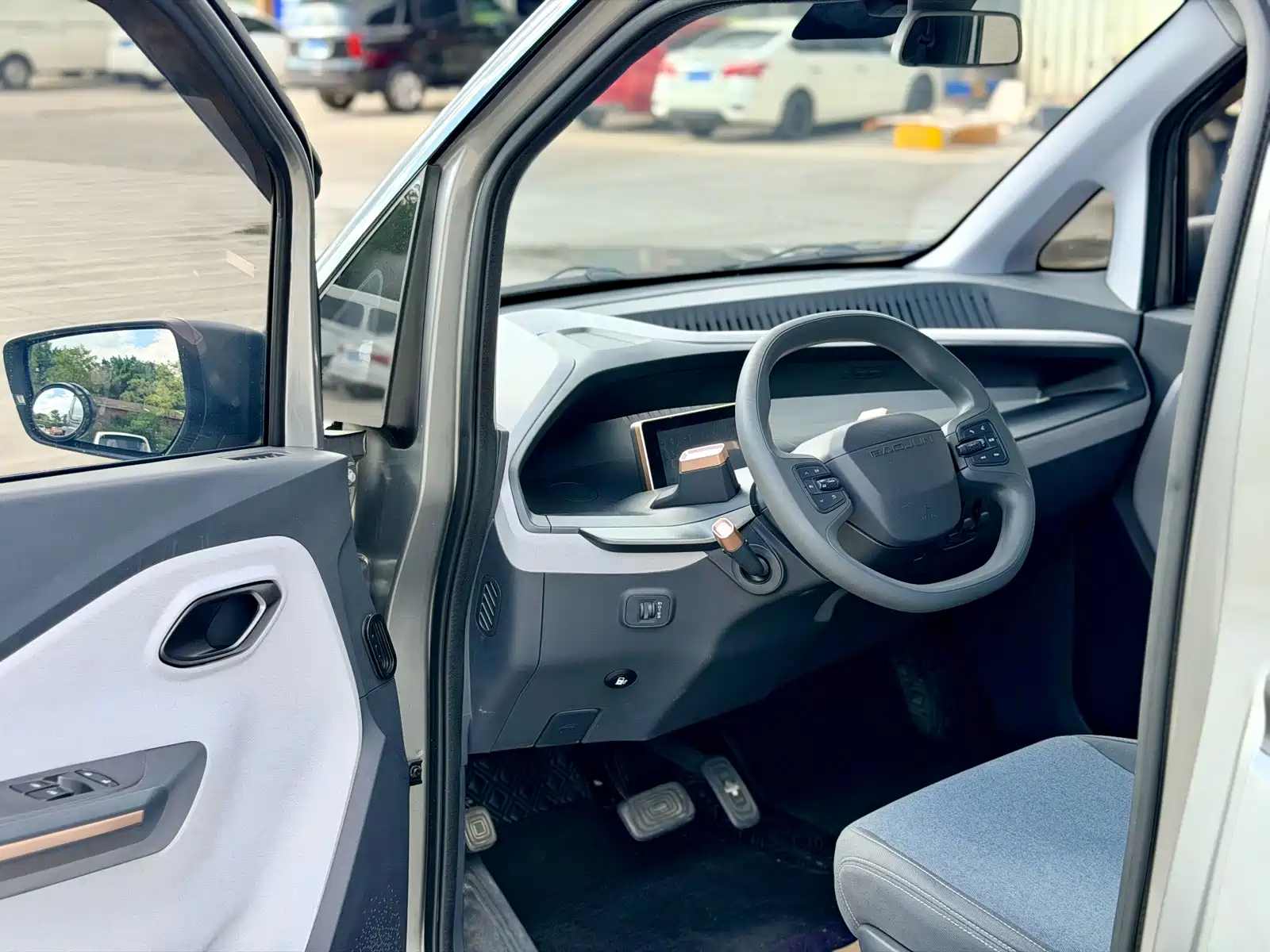 Фото 8 - Baojun E200