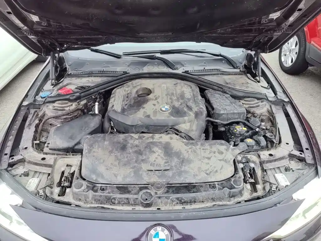 Photo 20 - BMW 3 Series