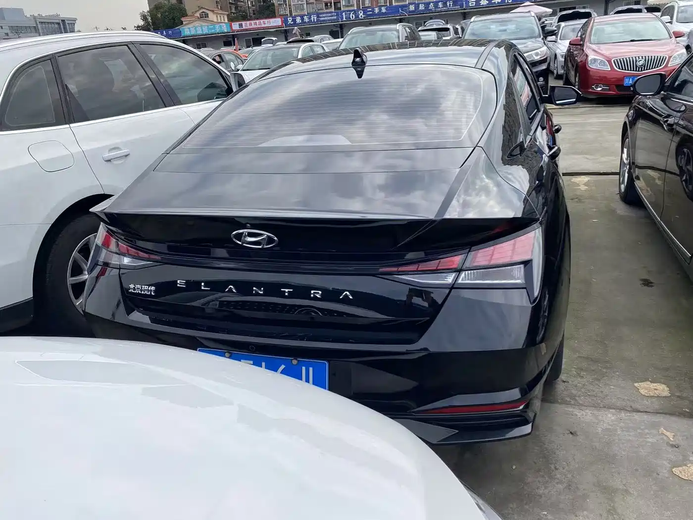 Hyundai Elantra 2021 1.5L CVT TOP Flagship Edition фото 8