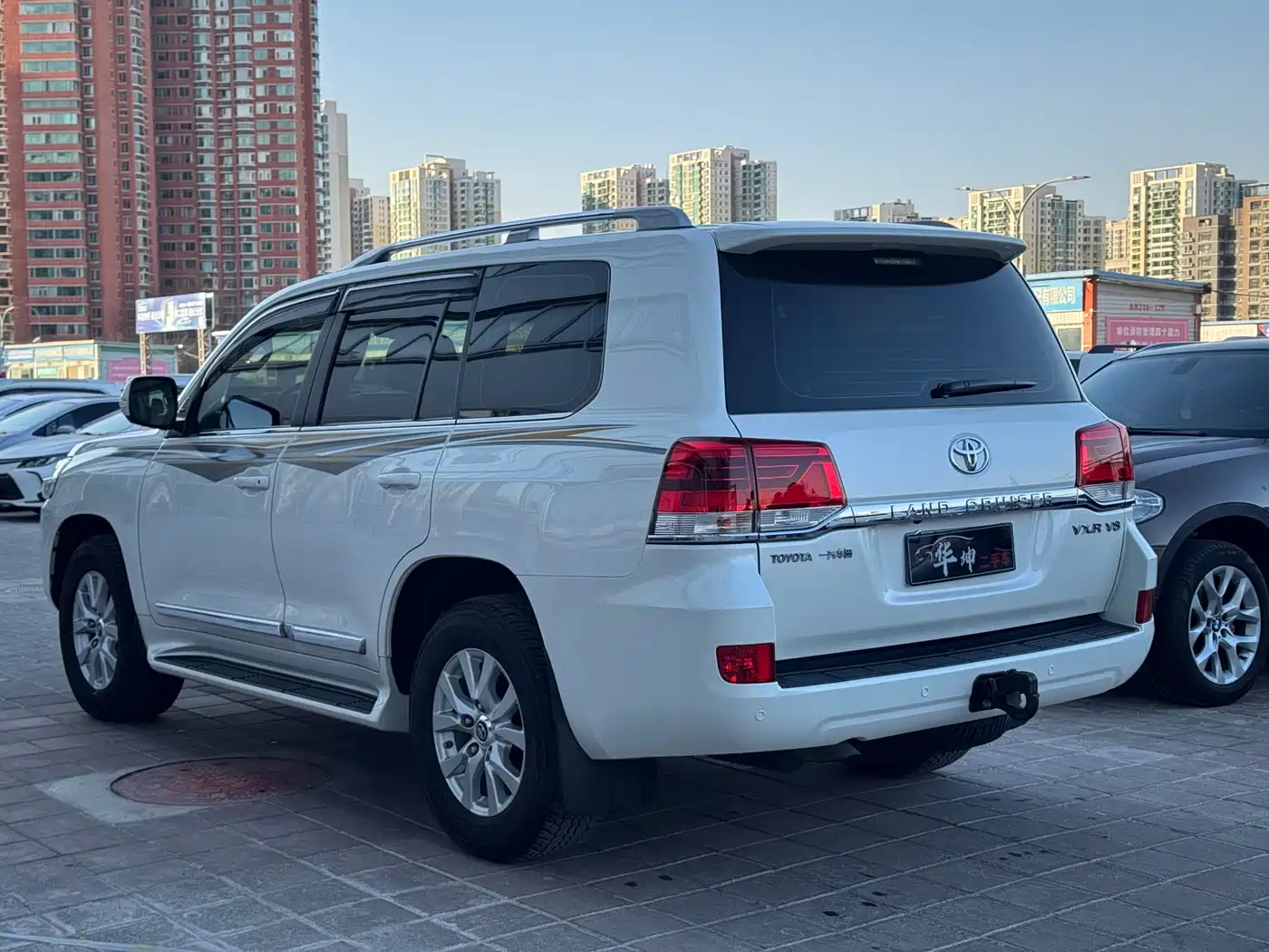 Toyota Land Cruiser 2016 4.6L Automatic VX-R фото 23