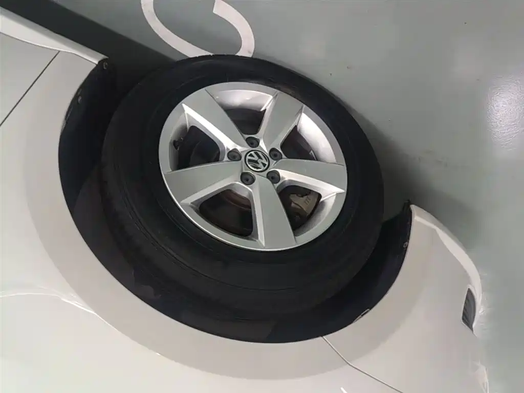 Volkswagen Lavida 2017 1.6L Automatic Comfort Edition фото 23