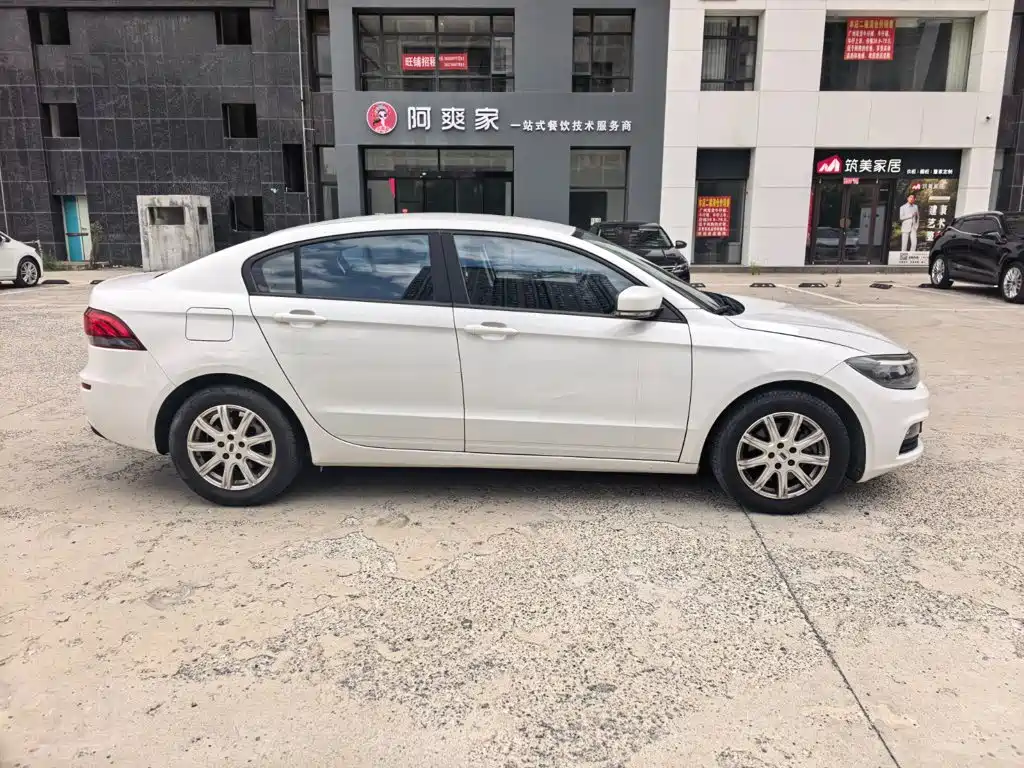 Qoros 3 2019 2018 Sedan 1.6L Auto Leading