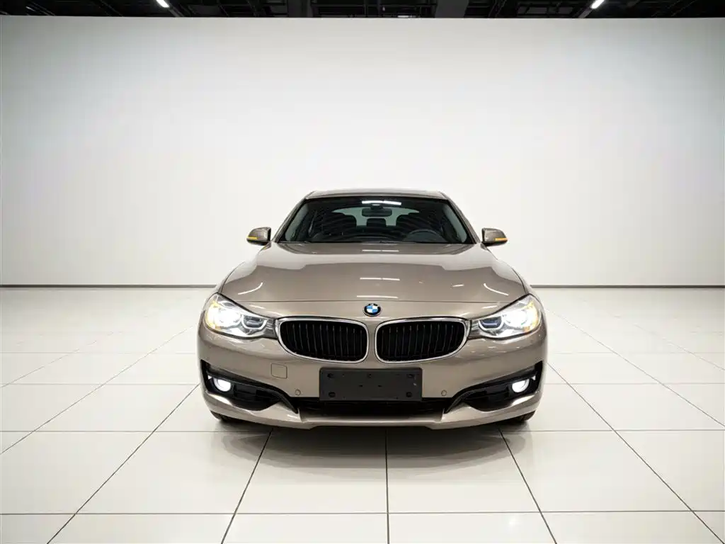 BMW 3 Series GT 2017 320i Fashion фото 3