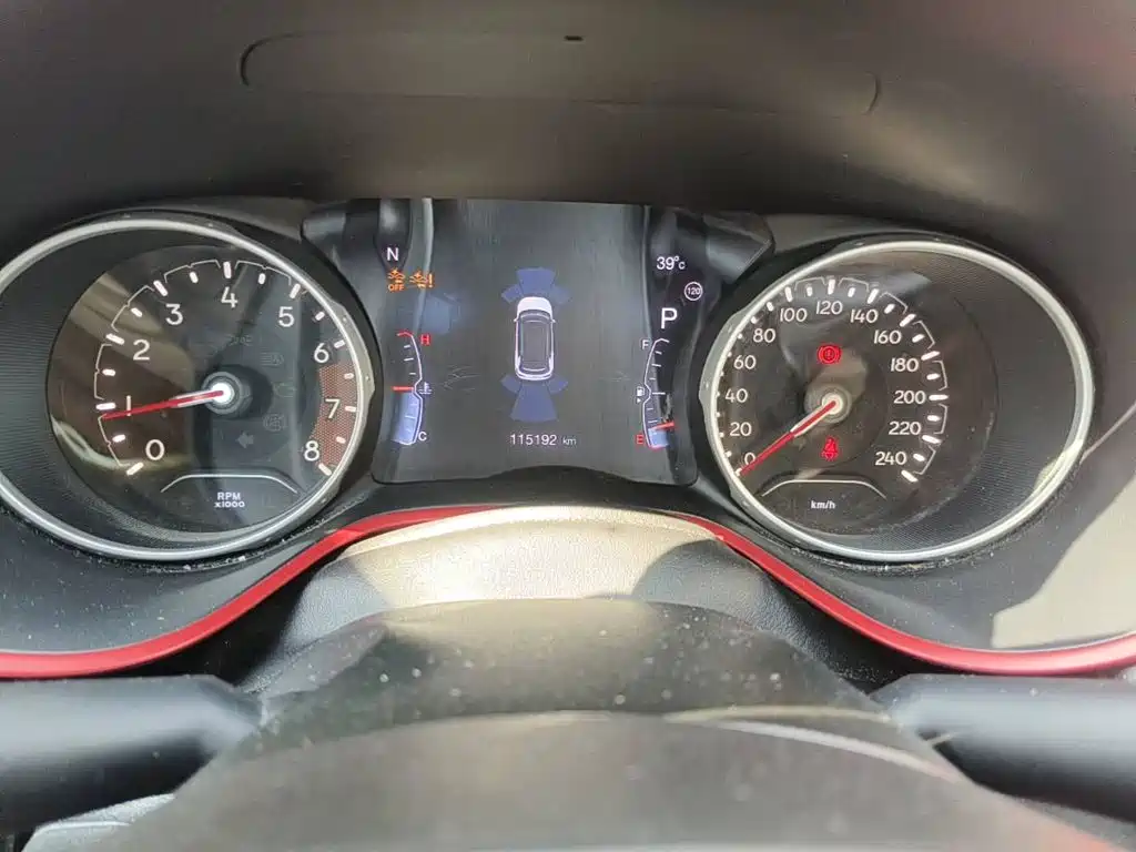 Фото 4 - Jeep Compass