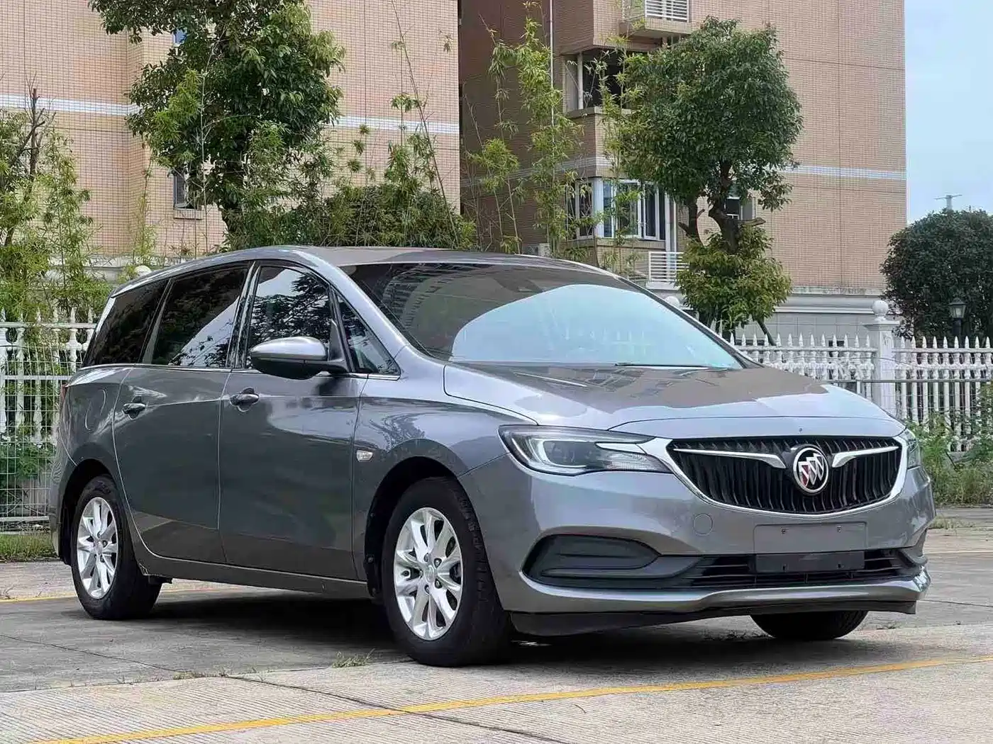 Фото 3 - Buick GL6