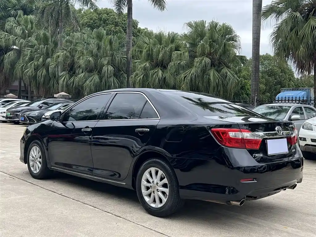 Toyota Camry 2012 2.5G Luxury Edition фото 6