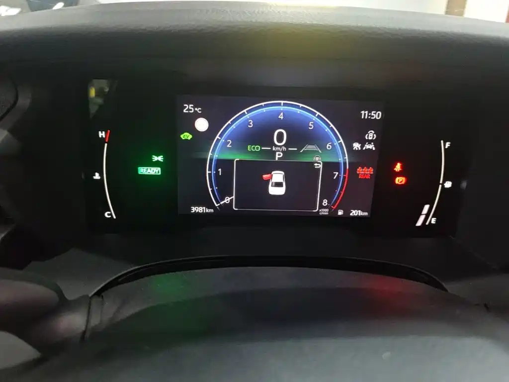 Фото 12 - Toyota Camry