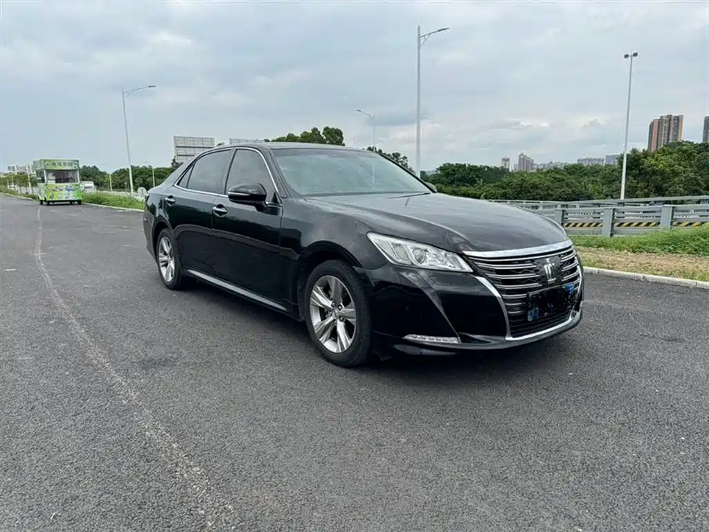 Toyota Crown 2015 2.0T Fashion фото 3