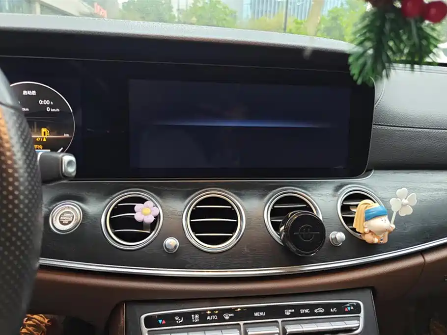 Mercedes-Benz E-Class 2018 Facelift E 200 L Sport фото 13