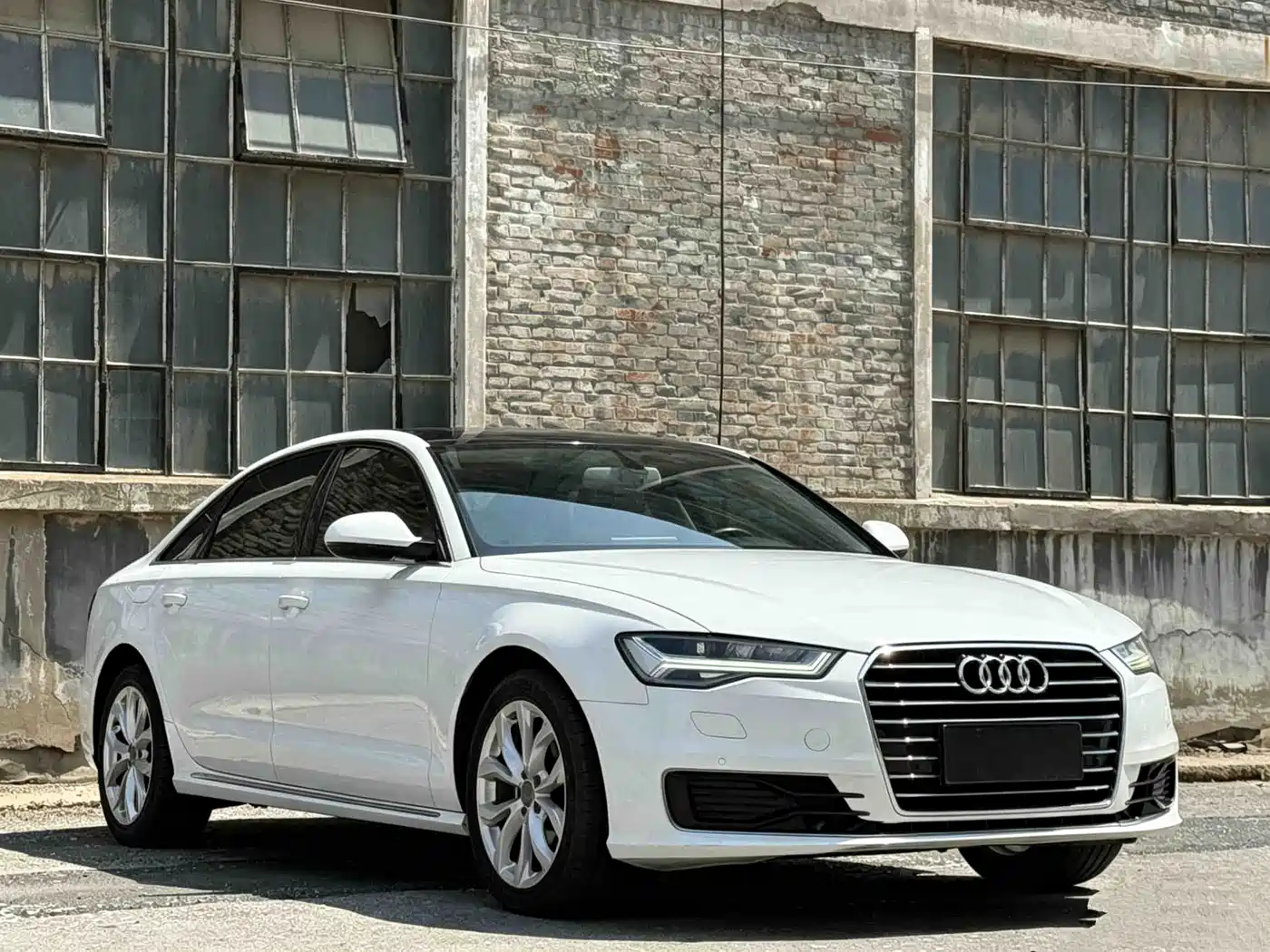 Audi A6L 2018 30th Anniversary 35 TFSI Fashion фото 2