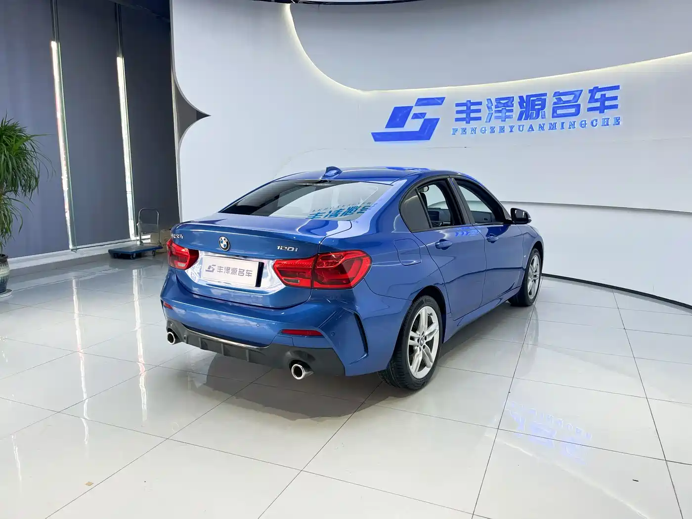 BMW 1 Series 2020 Model 120i M Sport Package фото 3