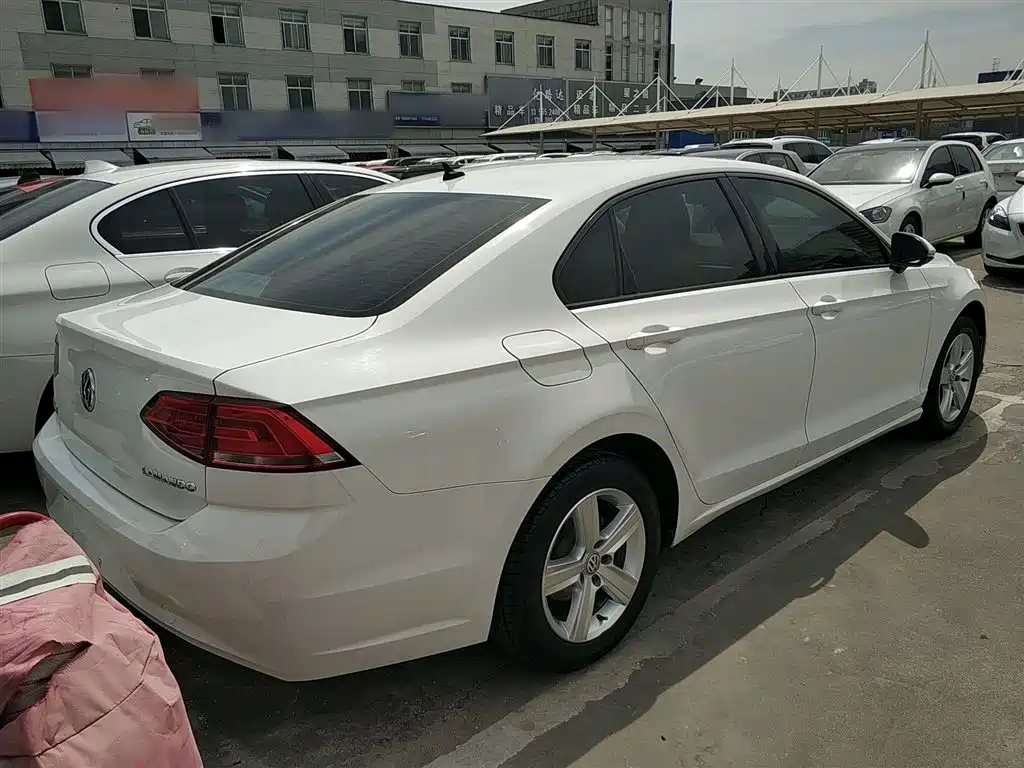 Volkswagen Lamando 2015 230TSI DSG Style фото 7