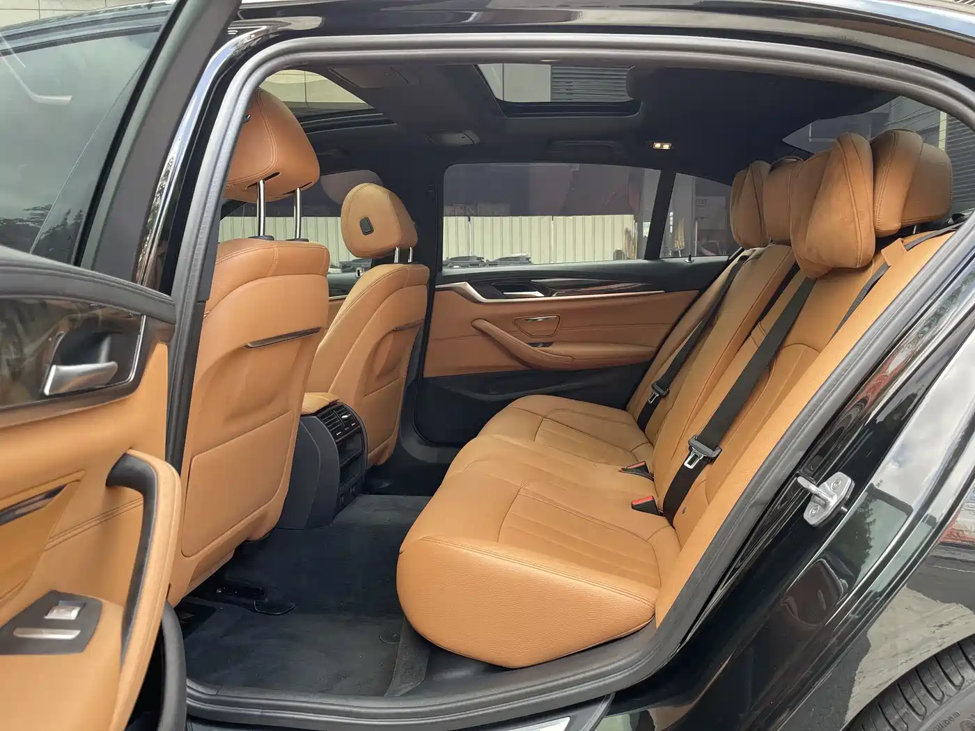 BMW 5 Series 2019 530Li Leading M Sport Package фото 12