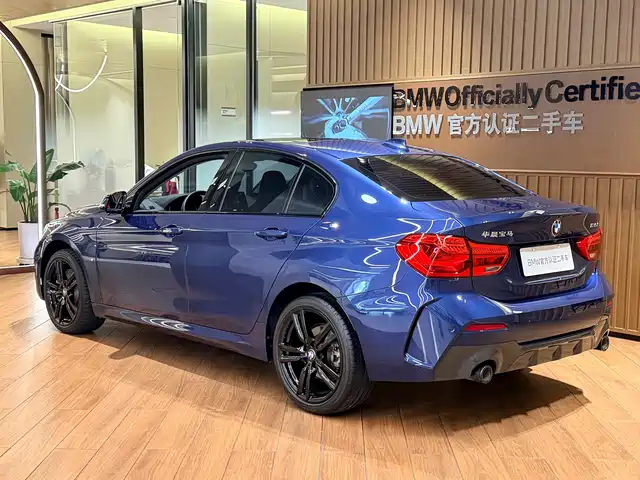 BMW 1 Series 2022 125i M Sport Shadow Edition — фото 5