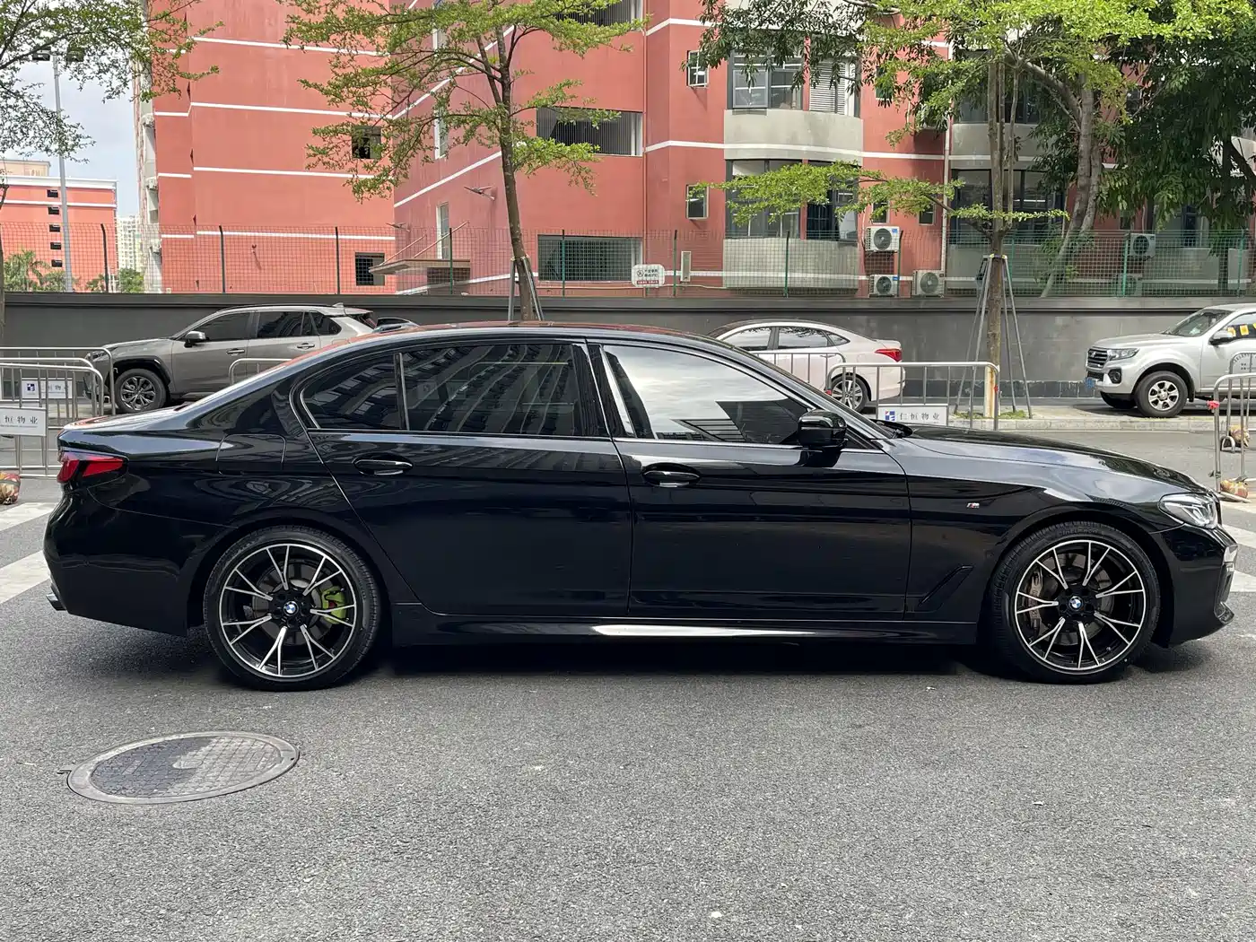 BMW 5 Series 2019 530Li Leading M Sport Package фото 8