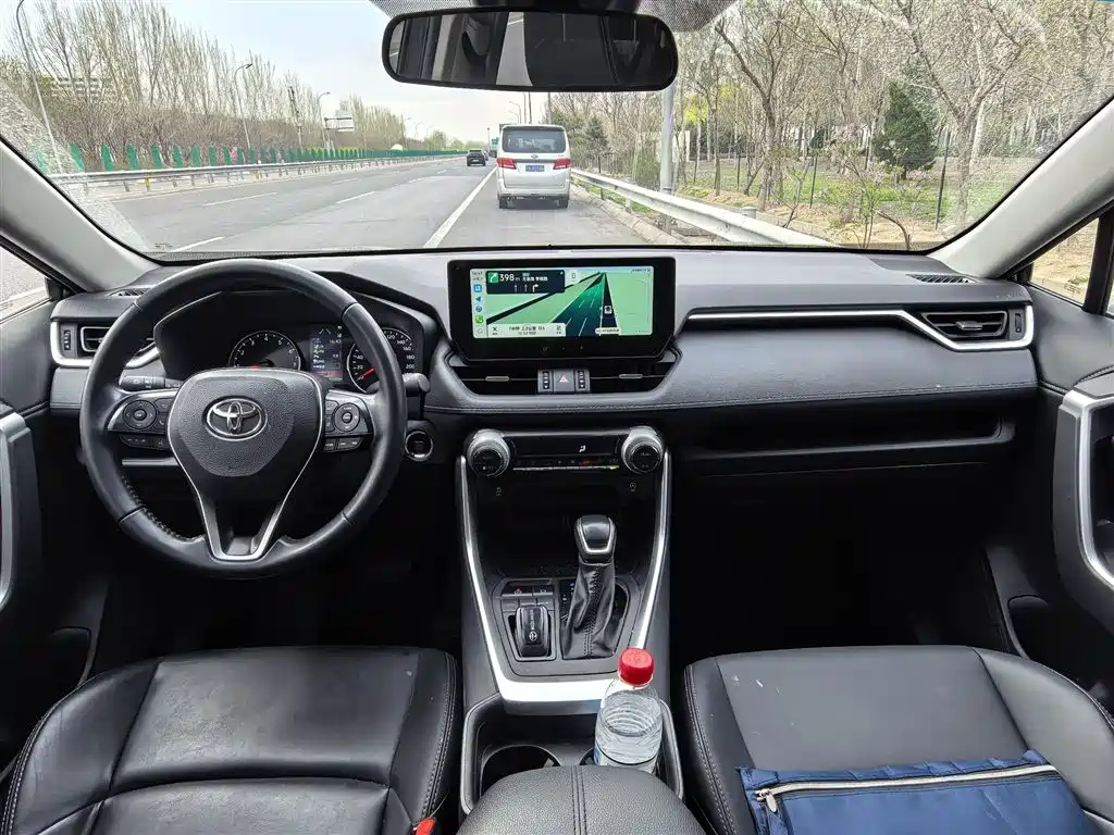 Toyota Wildlander 2023 2.0L CVT FWD Urban фото 16