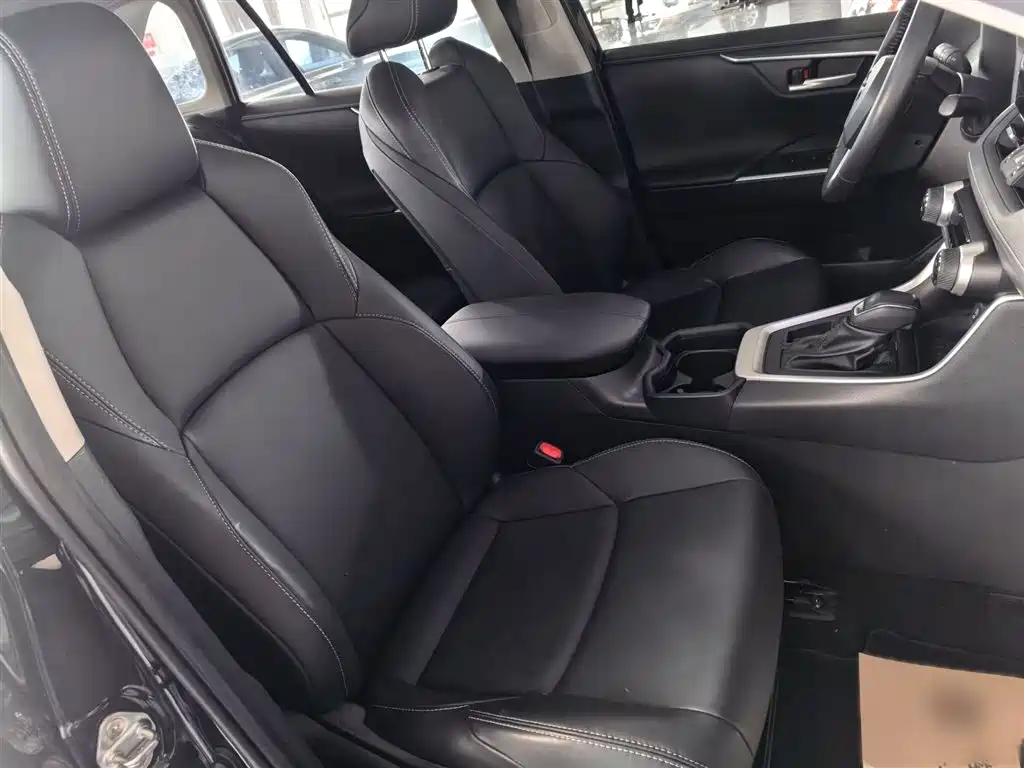 Toyota Wildlander 2023 2.0L CVT FWD Urban фото 3