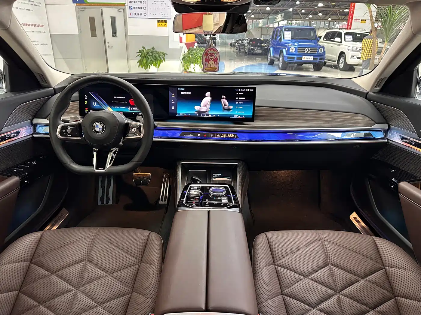 BMW 7 Series 2023 Model 735Li M Sport Package фото 15