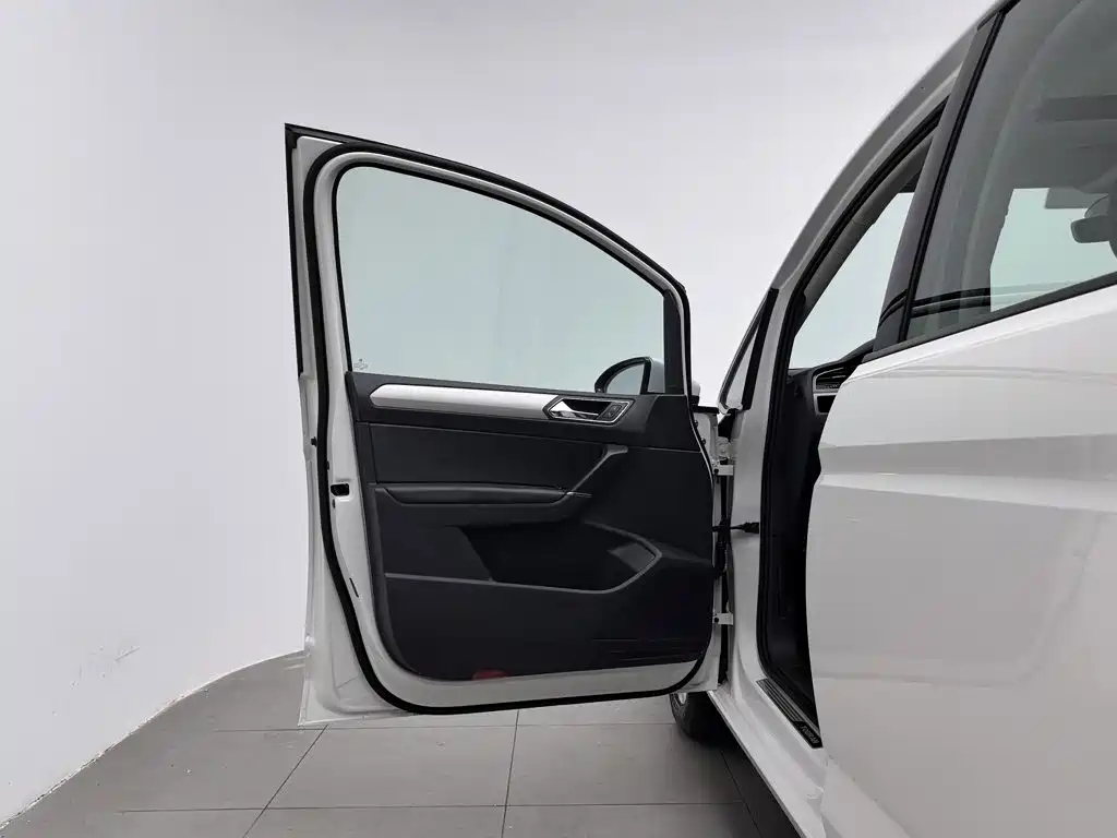 Volkswagen Touran 2016 2016 Touran L 280TSI DSG Elegance