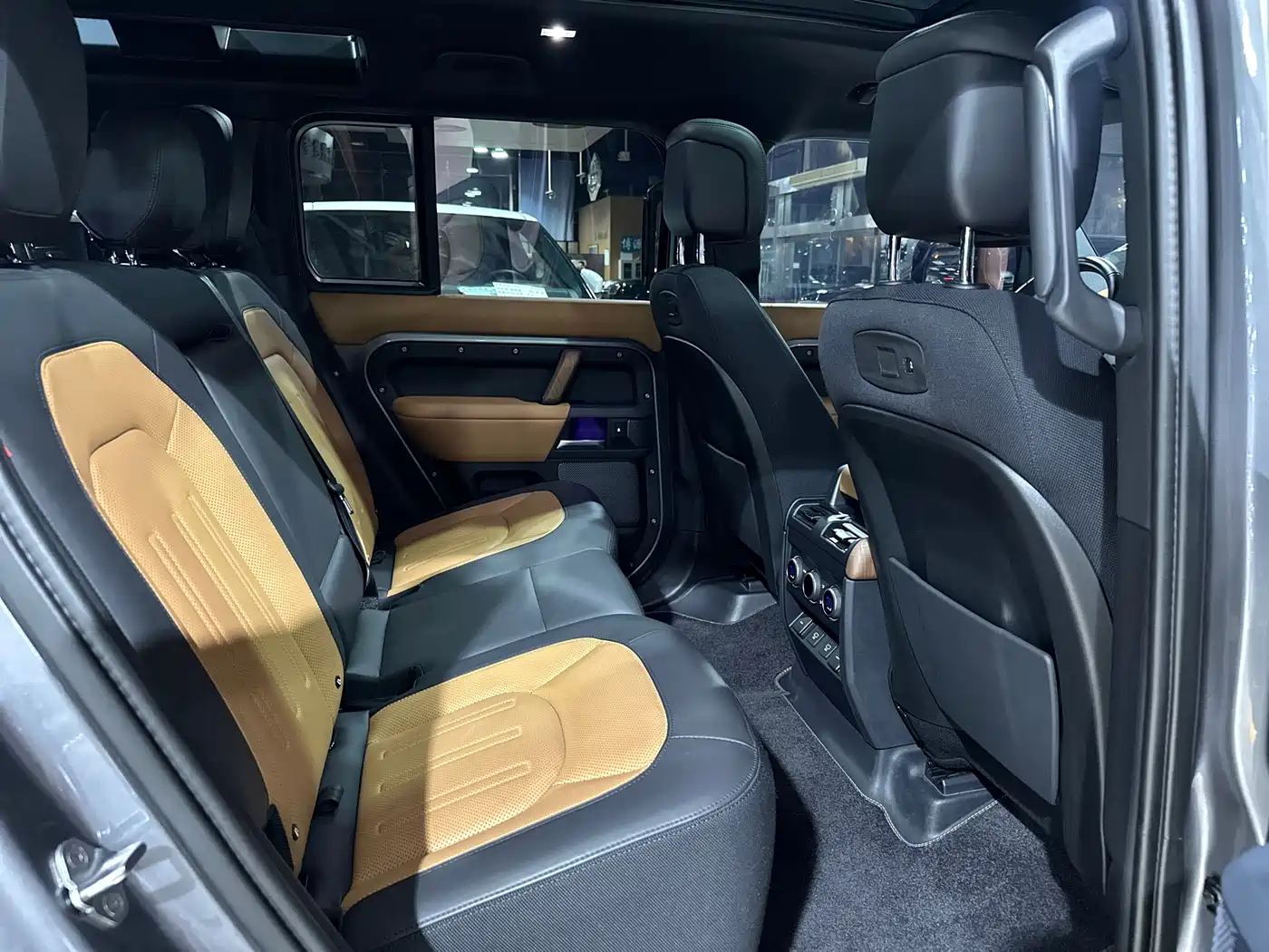 Land Rover Defender 2022 110 P400 X фото 33