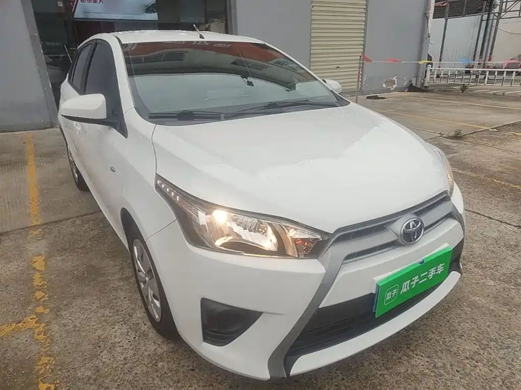 Toyota YARiS L Zhi Xuan 2015 1.5E Auto Charming Edition фото 4