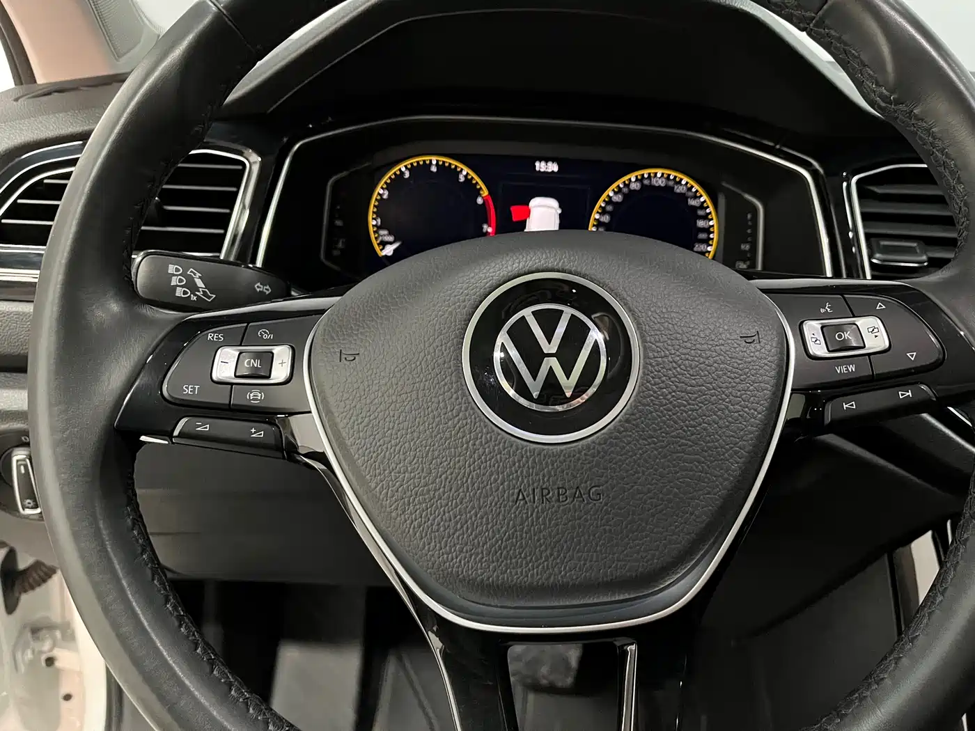 VOLKSWAGEN T ROC EXPLORING SONGS