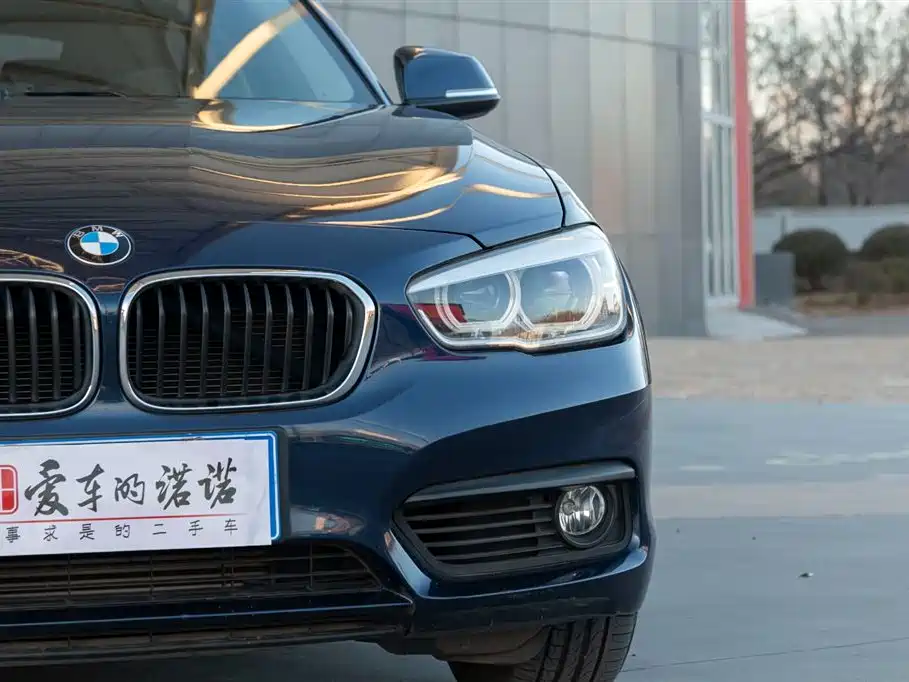 BMW 1 Series (Import) 2015 120i Leading фото 11
