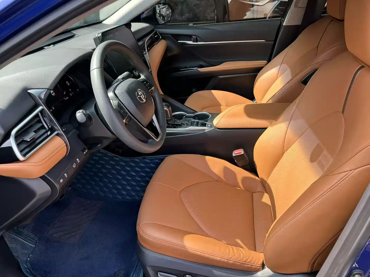Toyota Camry 2021 Hybrid 2.5HG Luxury Edition фото 5