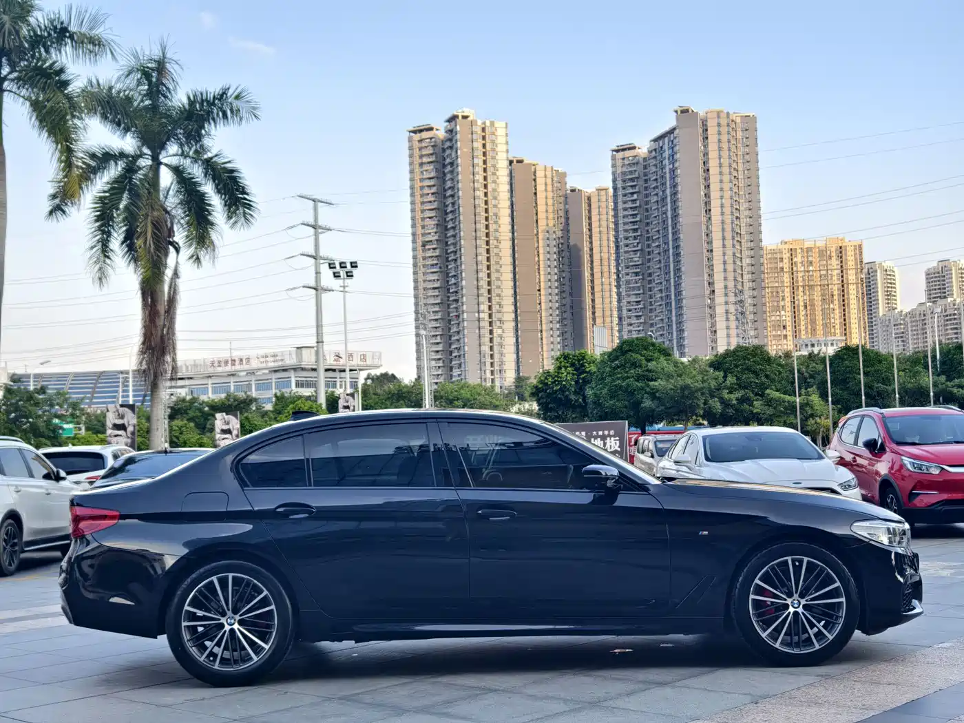 BMW 5 Series 2020 530Li Exclusive M Sport Package фото 6