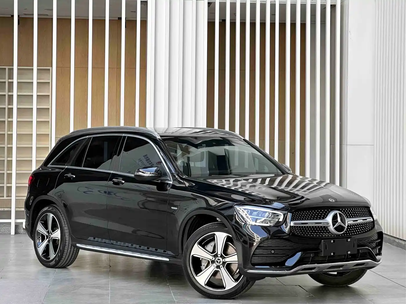 Mercedes-Benz GLC 2022 Facelift GLC 300 L 4MATIC Dynamic Collector's Edition фото 3