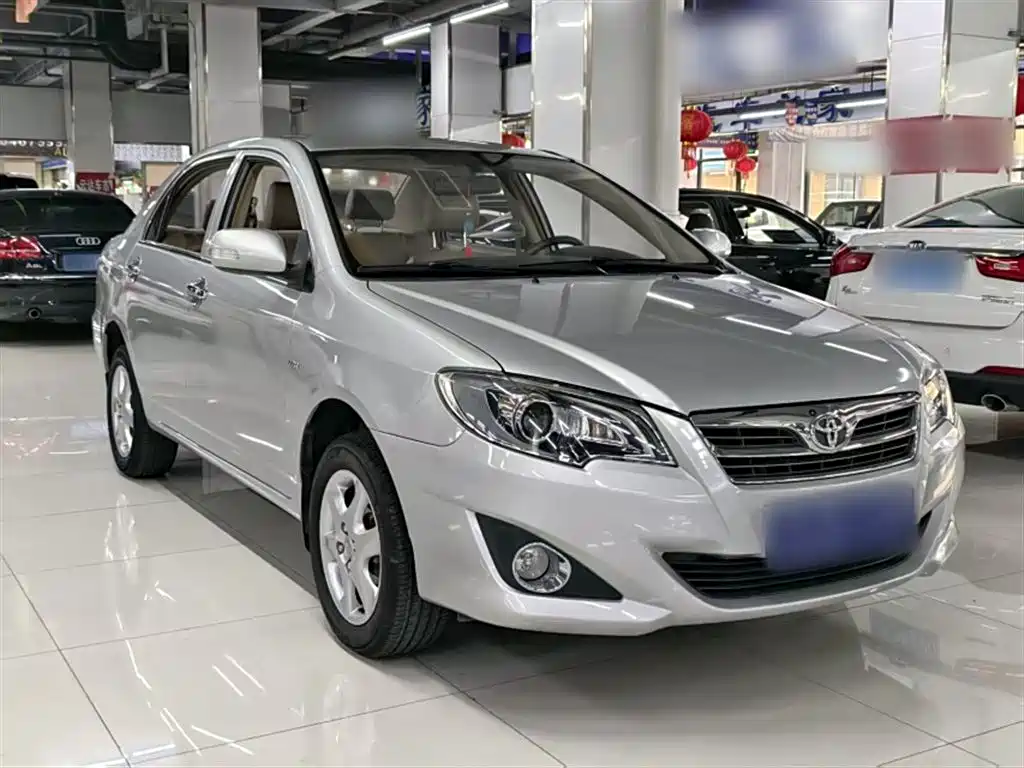 Toyota Corolla 2013 1.6L Manual Luxury Edition фото 4