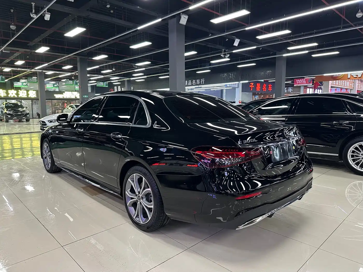 Mercedes-Benz E-Class 2023 E 300 L Sport Luxury фото 6