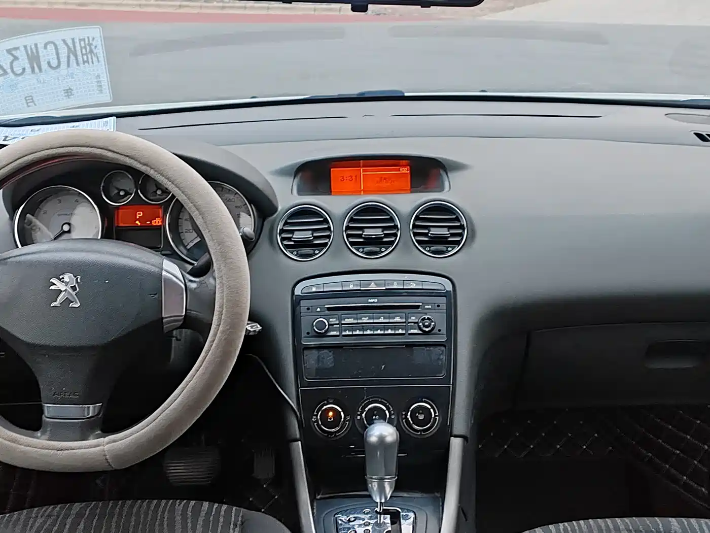 Peugeot 408 2013 1.6L Automatic Comfort Edition фото 11